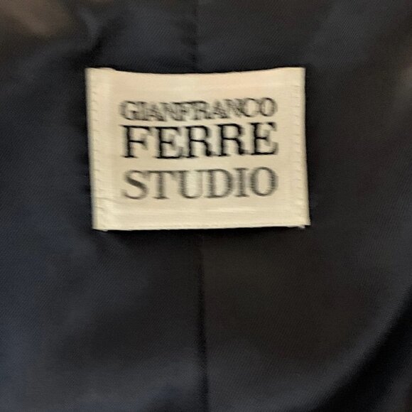Gianfranco Ferre Black Blazer with Satin waist trim Size 10 - Picture 11 of 14